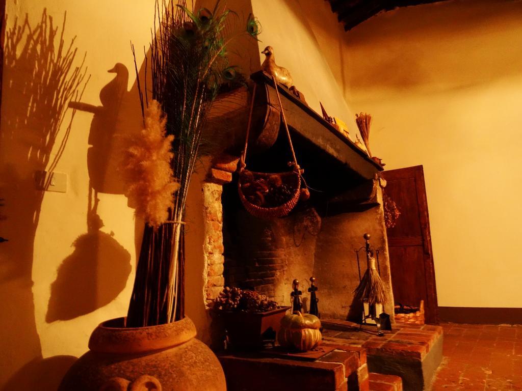 Podere Pievina Delle Corti - Dimora Di Campagna Sinalunga Δωμάτιο φωτογραφία